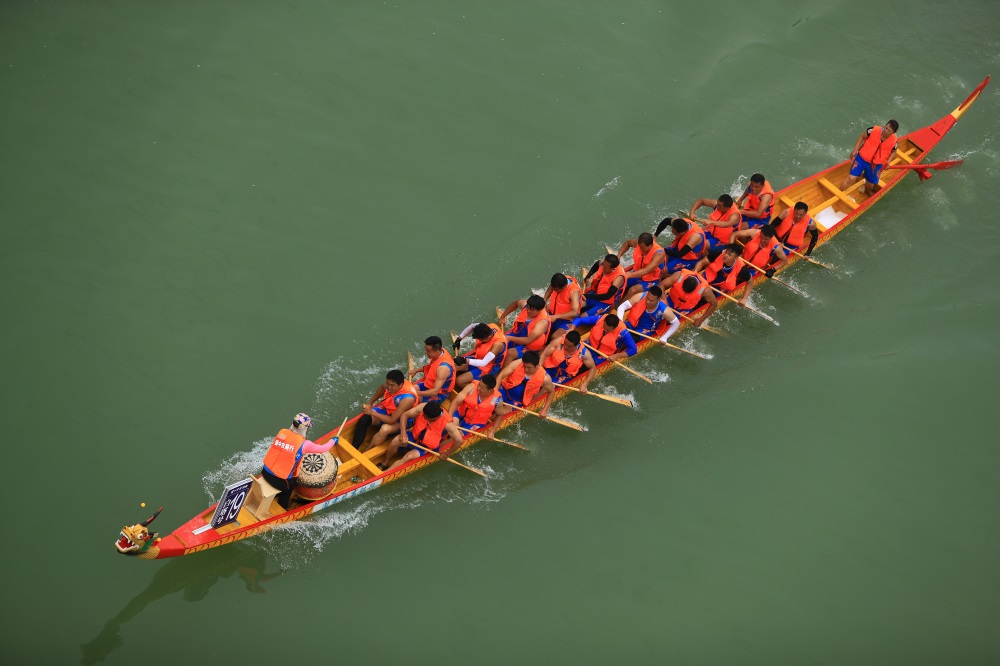 2019阆中古城嘉陵江国际龙舟赛"玩"出新高度_活动