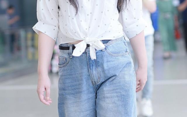 胳膊短粗身材似圆润不少?