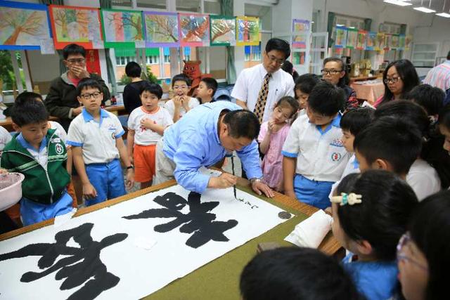 王厚堂武术书法荣登世界舞台十二载十年风雨,离故土,弘扬国粹一路.