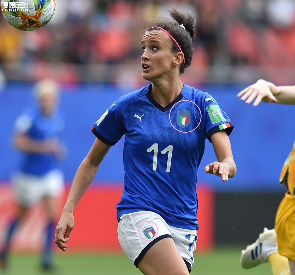 意大利女足球衣上移除了四颗冠军星