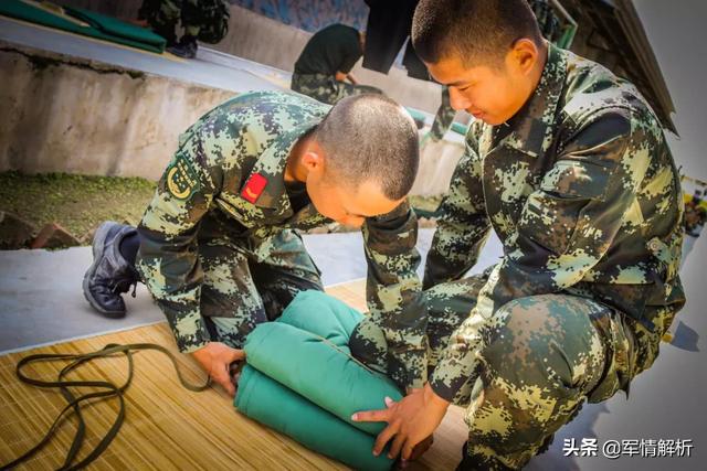 打揹包以上所述的三大神器並不能完全代表部隊中的各種神器,但卻也都