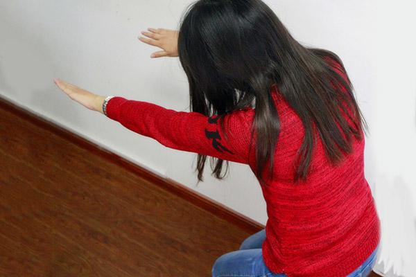 每天蹲5分钟,等于跑步半小时,坚持一个月,几个好处自觉找上你