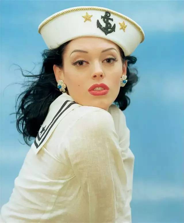 rose mcgowan(罗丝·麦高恩),美国独立电影女演员.