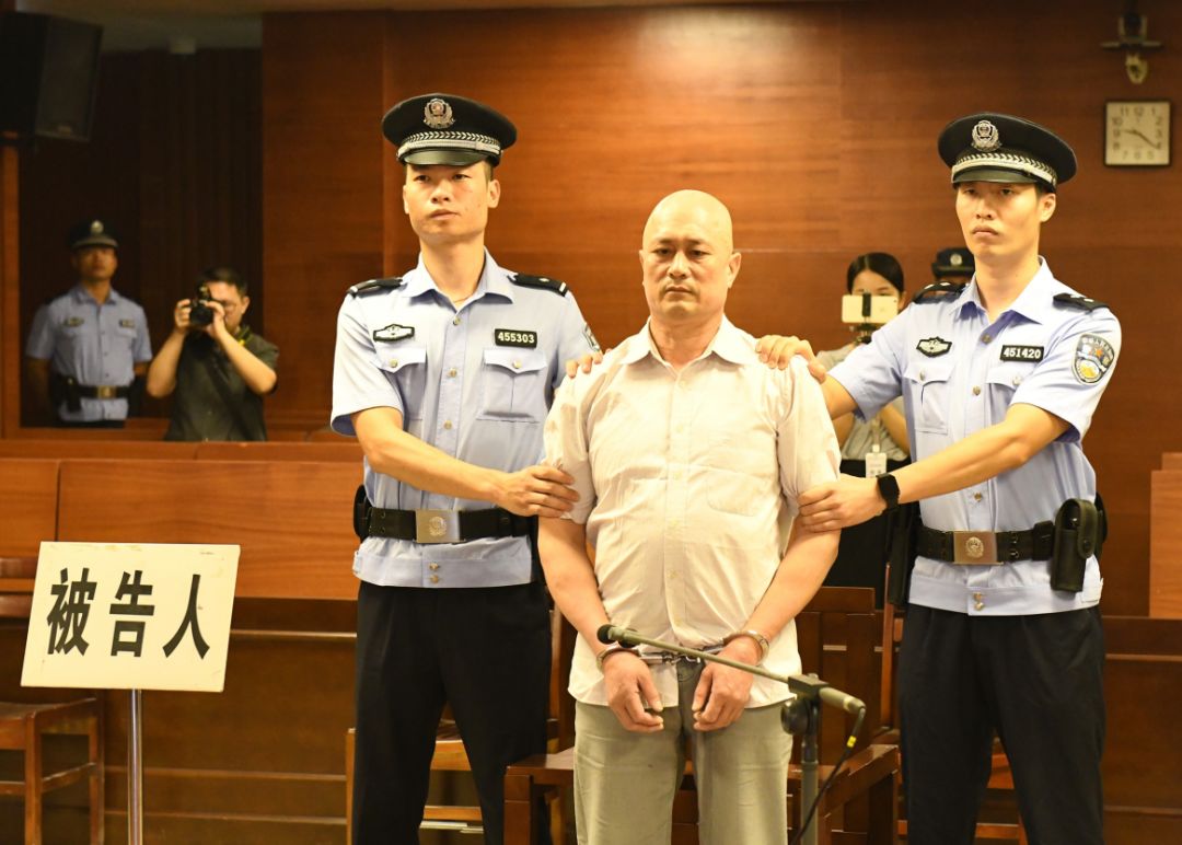 一审宣判死刑!广西一男子醉驾撞人并拖行一公里致其死亡