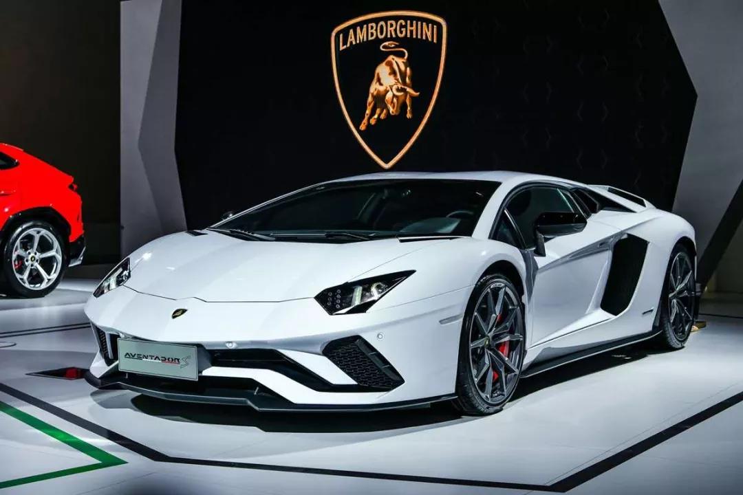 意大利超豪华跑车兰博基尼全系车型闪耀2019深港澳国际车展