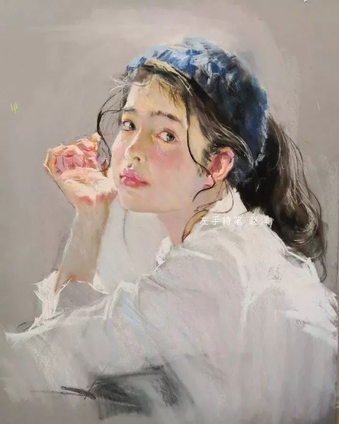 中央美术学院才子用一根色粉笔,就可以把你征服!而且还是左手作画