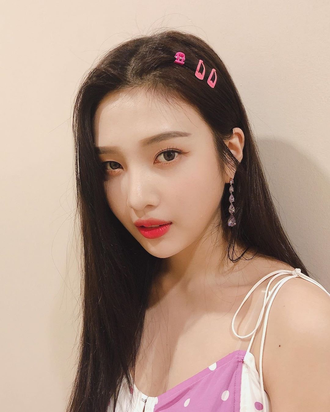 朴秀荣晒照暴露身材缺陷活动穿搭一言难尽rv设计师真该辞职了