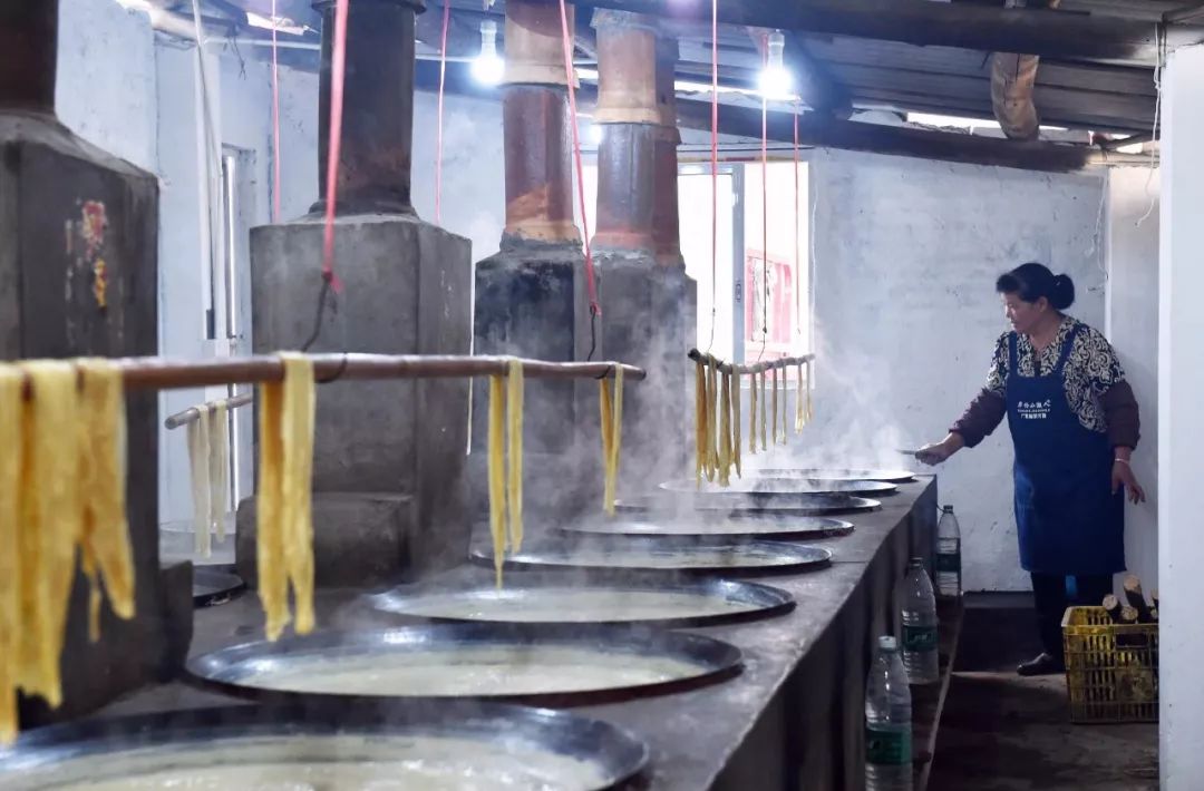 罗定传统手工制作的腐竹你吃过吗