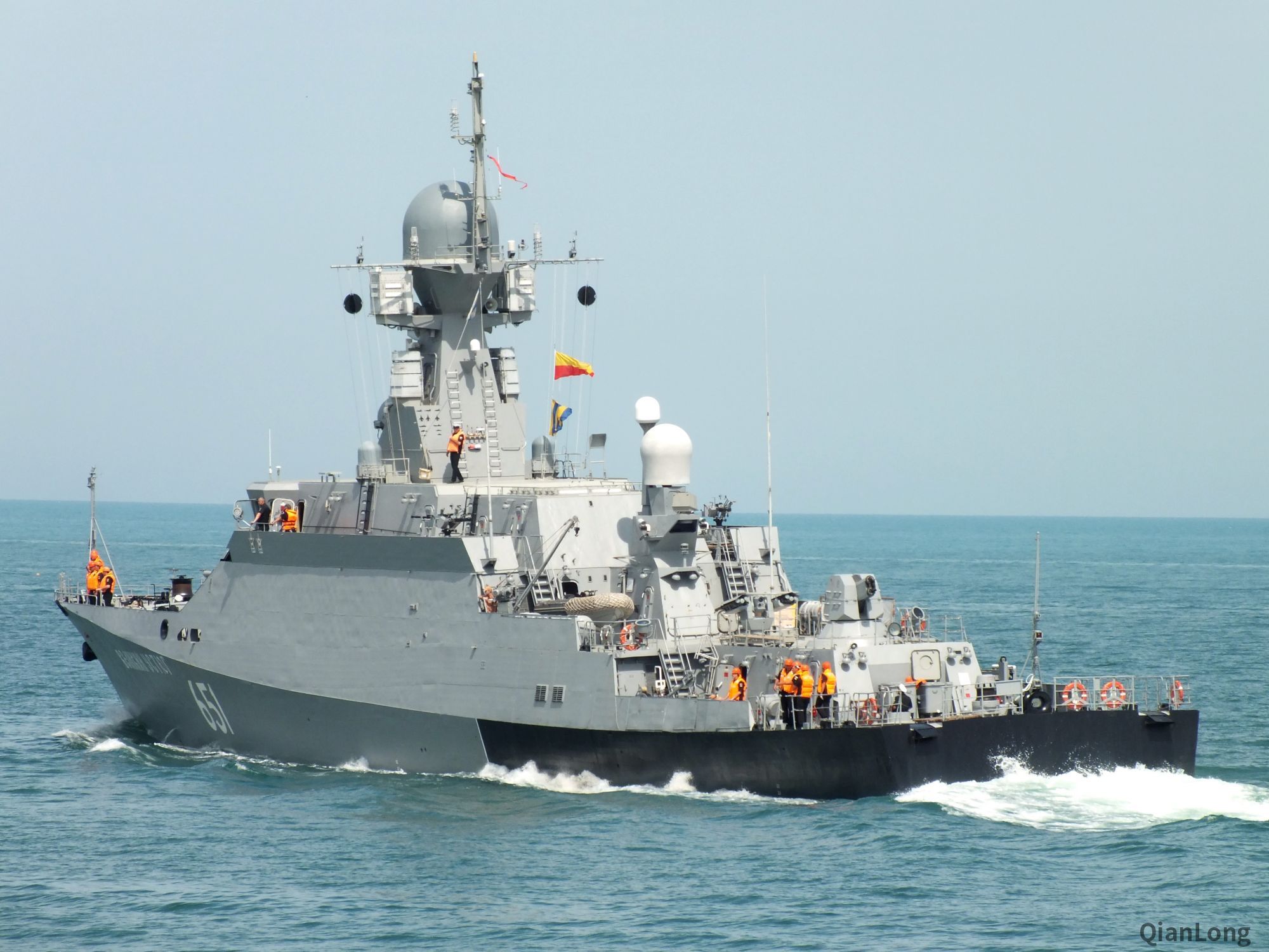 俄海军两艘巡逻舰驶出塞瓦斯托波尔 各有任务驶向不同目的地