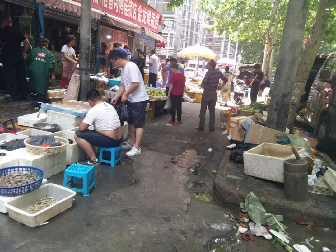 农贸市场自建自管环境脏乱差 联合监管制度成"一纸空文"