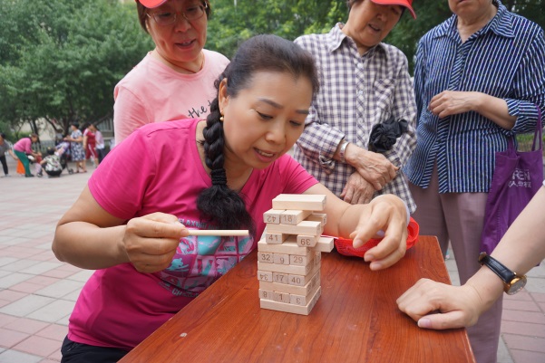 端午臨仲夏運動樂萬家記華嚴北里社區盼盼回家趣味運動會