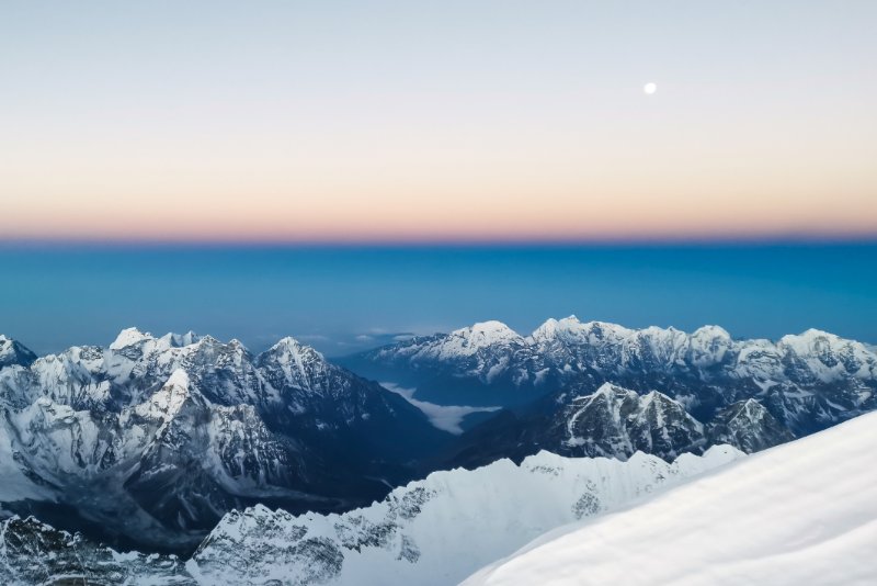 万里山川北师大珠海分校学子珠峰攀登分享会