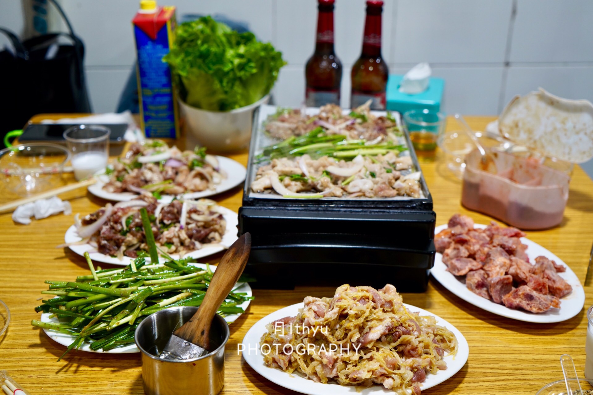 原创大口吃肉的爽快感,就要到这种烤肉一条街来体验