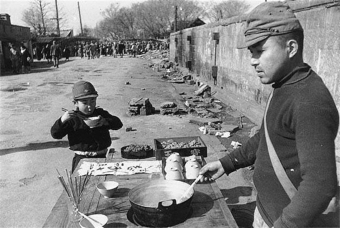 二战时的日本前方军队到处侵略国内百姓苦不堪言