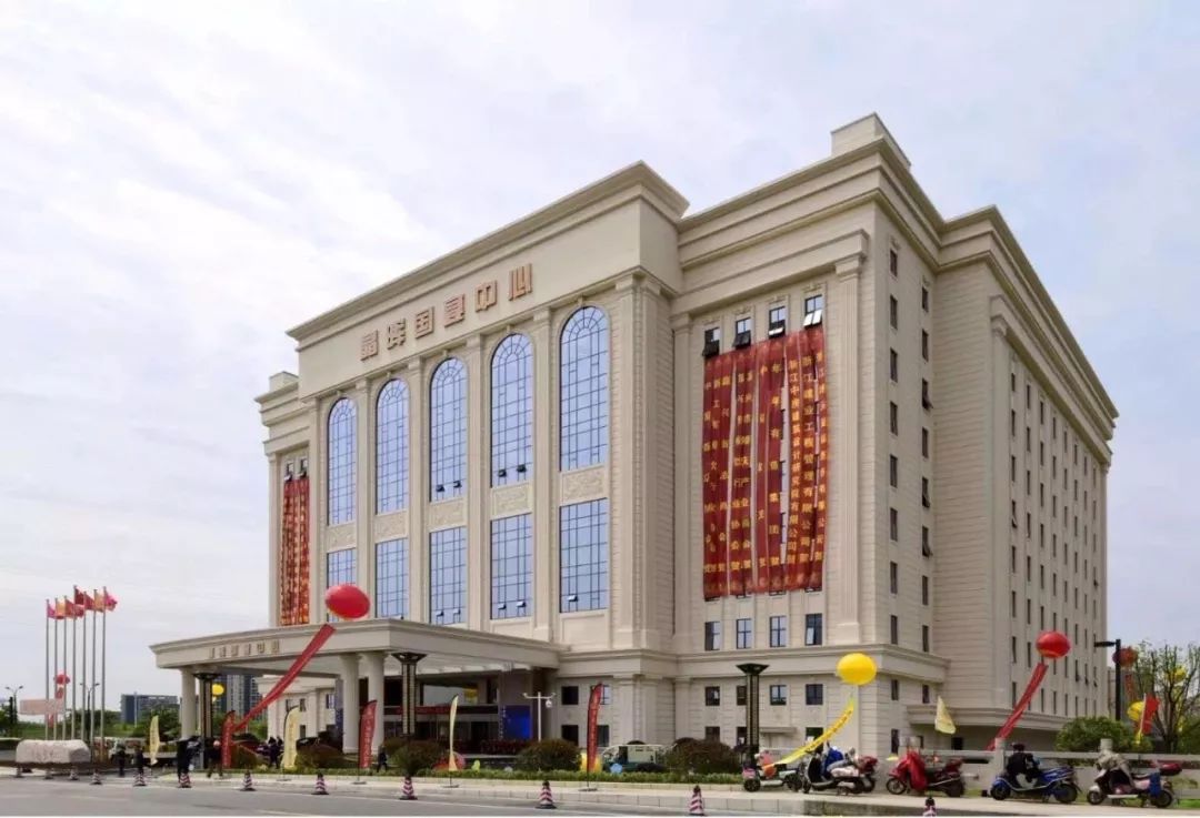 晶晖国宴中心是长三角地区瞩目的大场面婚礼主题宴会中心,拥有可接待