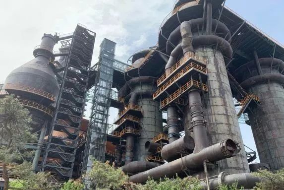 探秘改造中的首钢:老厂房变身工业遗址公园!_北京