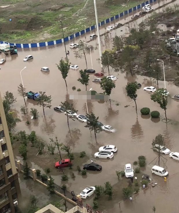 长春突发大暴雨!交通大瘫痪,有家不能回!