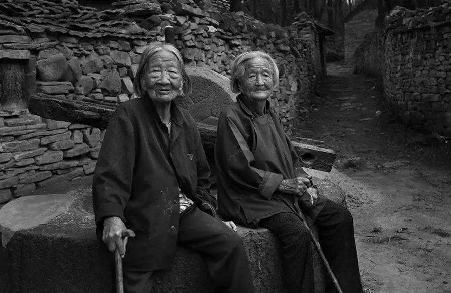 把碗留给母亲洗文章很短却很感人