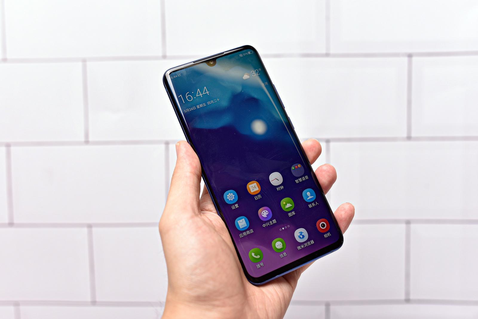 原创三摄加持中兴天机axon10pro影像实力非常能打