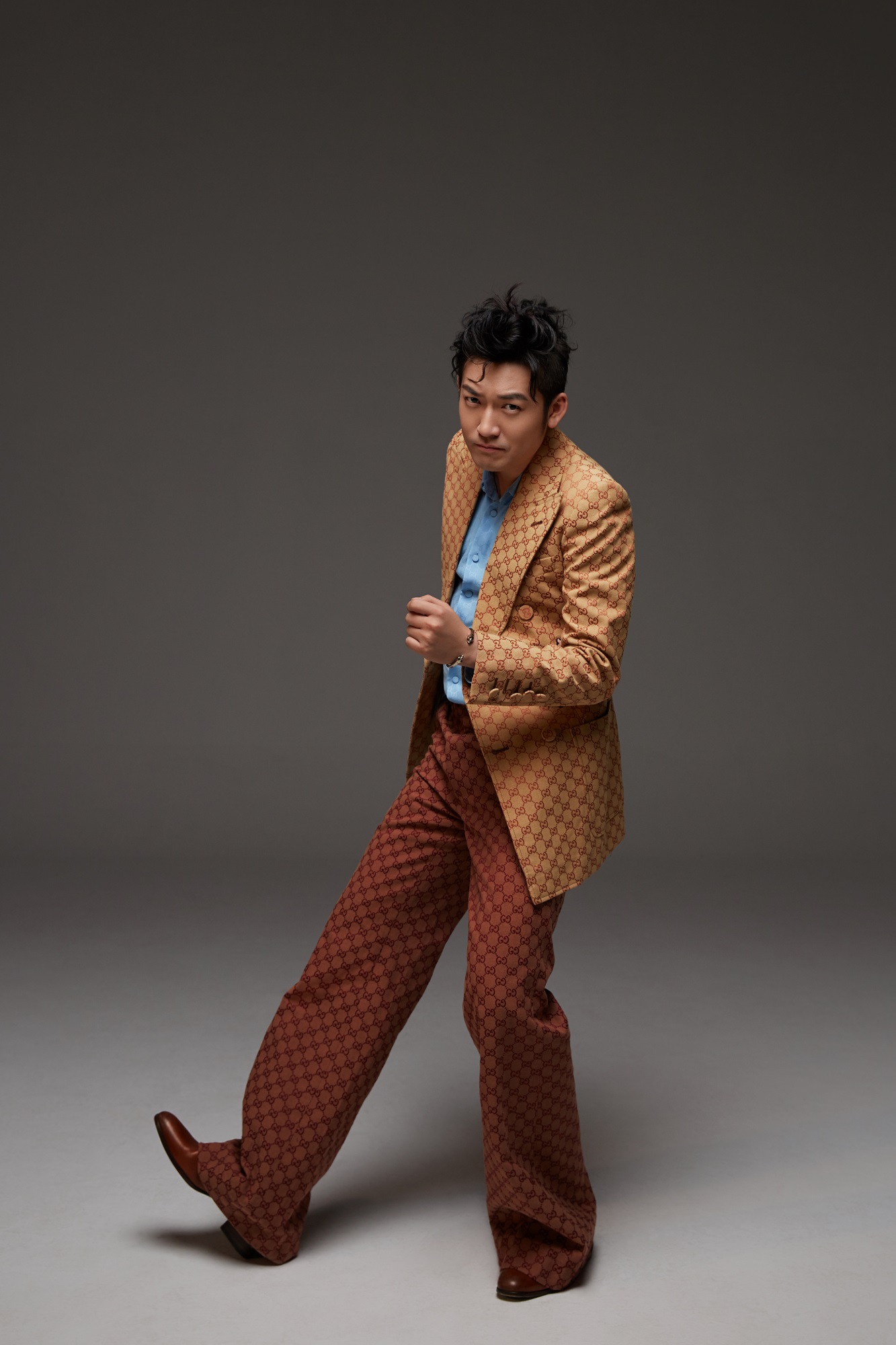 张博玩转"百老汇风"摩登风趣拒绝复制