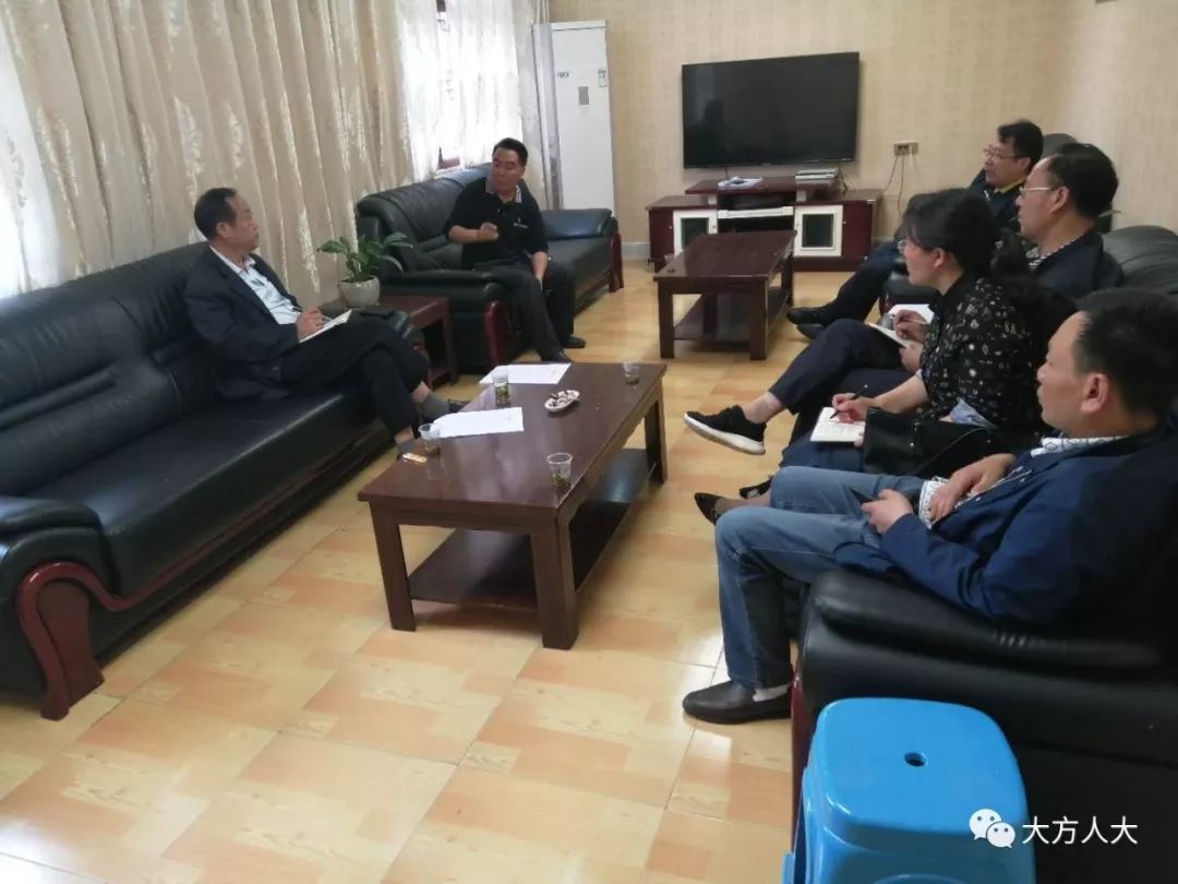 大方县两代表一委员督查调研进行时