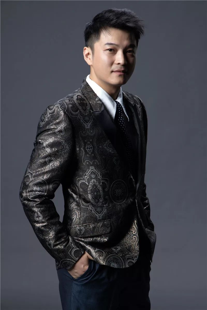 徐白晓 饰 牛大粪北京人民艺术剧院演员毕业院校:上海戏剧学院主要