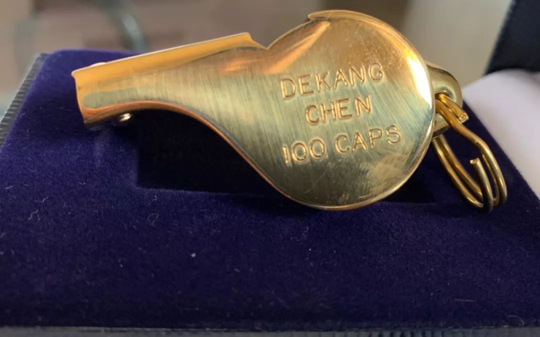 祝贺中国裁判员陈德康获得国际曲联金哨奖