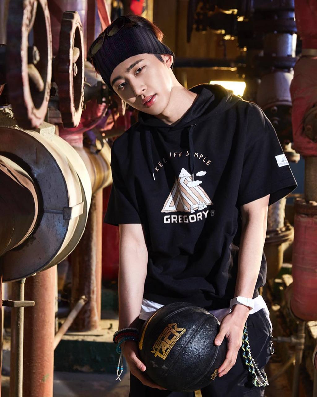 yg男团ikon队长金韩彬涉嫌吸毒:我想一辈子吸那个 我是为了成为天才