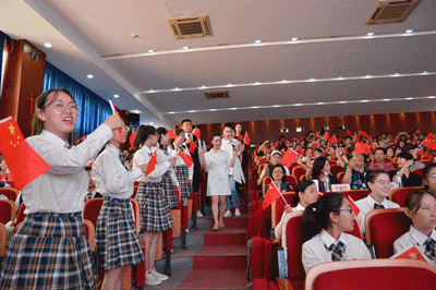 直击七宝中学师生颂祖国修齐讲堂推出又一大型系列专题讲座