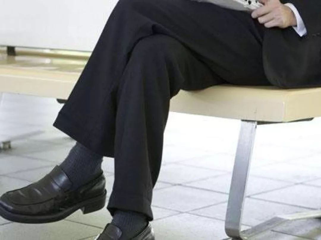 人体的隐形杀手——跷二郎腿!