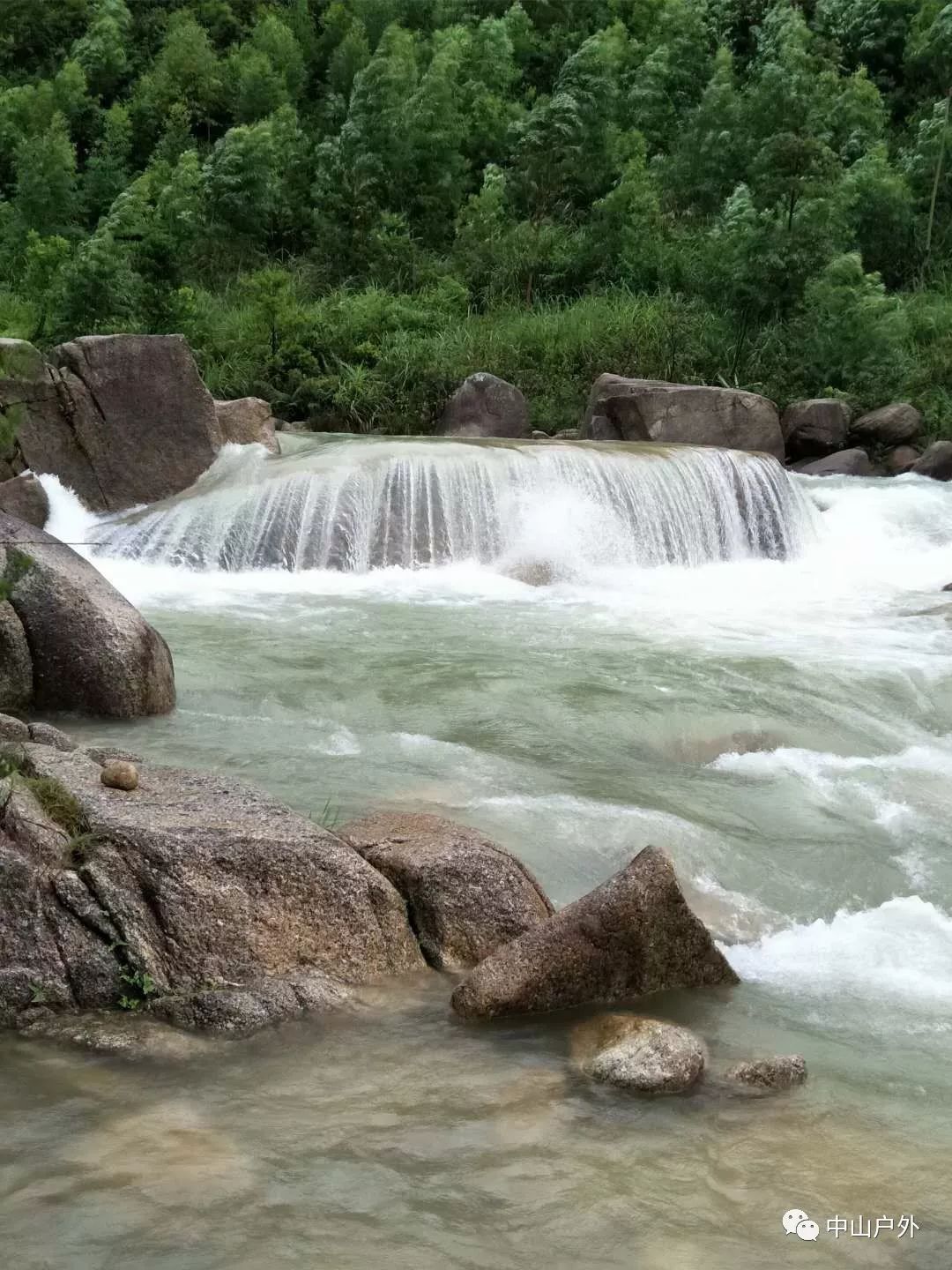 小榄东升西区上车6月16日台山赤溪青潭溯溪泡水曹峰山下感受夏日清凉