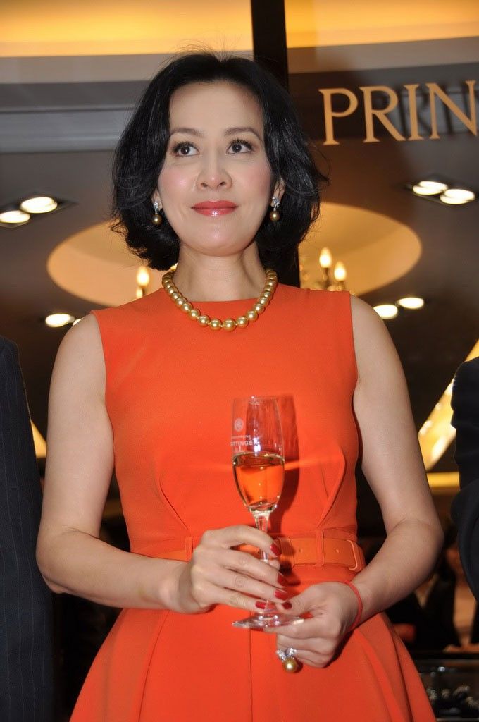 珍珠控的刘嘉玲把自己活成了女人最好的模样