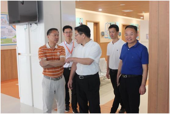 泉州市医保局局长肖惠中莅临石狮市总医院调研