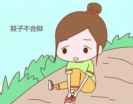 一,走路只穿软底鞋,走路久了很累脚有些老人偏爱软底鞋,觉得只有这样