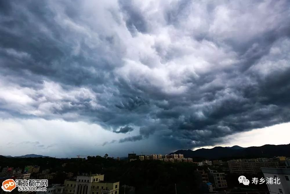 这是妖怪要来的节奏?今日浦北的天空太恐怖了!_乌云