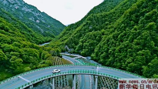 幾度為生態讓路青海最美公路通車