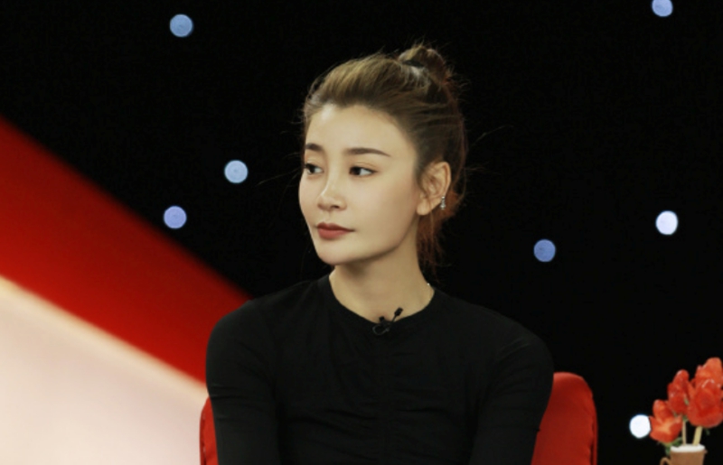 曹云金什么节奏,上个月秀恩爱现在却离婚,一句话暴露人品!_唐菀