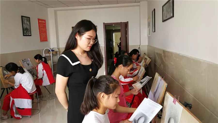 【上级调研】安徽省政协文艺界委员走进灵童学校调研"书法进校园,进