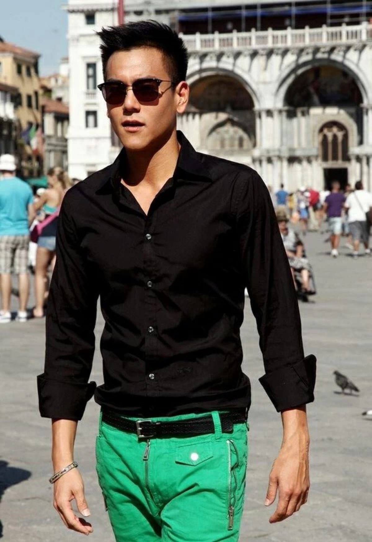 梳大背头帅掉渣男明星,华仔胡歌大哥范,图9经典