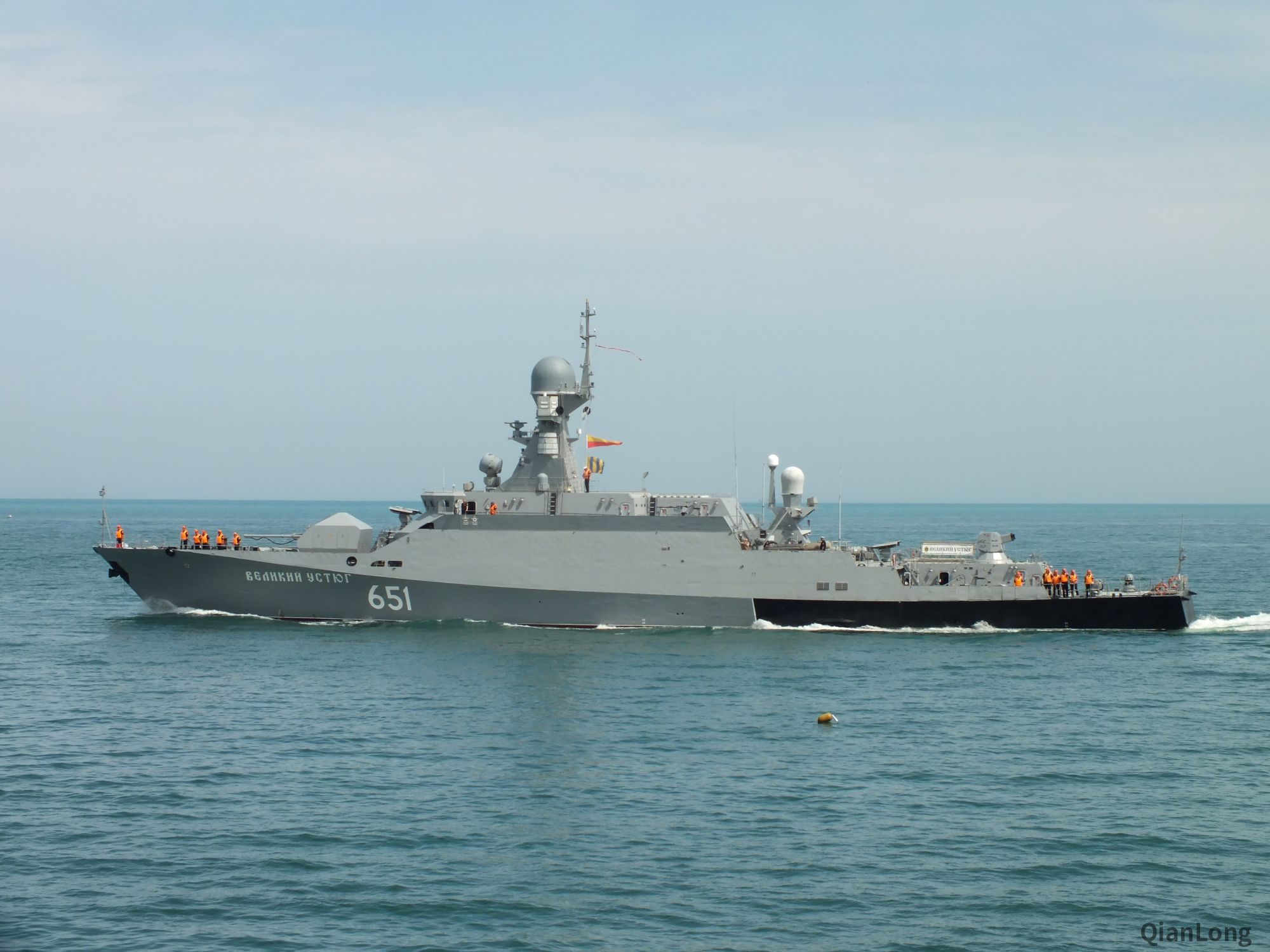 俄海军两艘巡逻舰驶出塞瓦斯托波尔各有任务驶向不同目的地