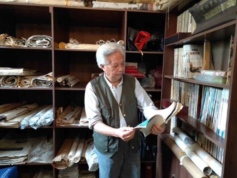 胡炳煊挥墨意纵横丹青绘山川