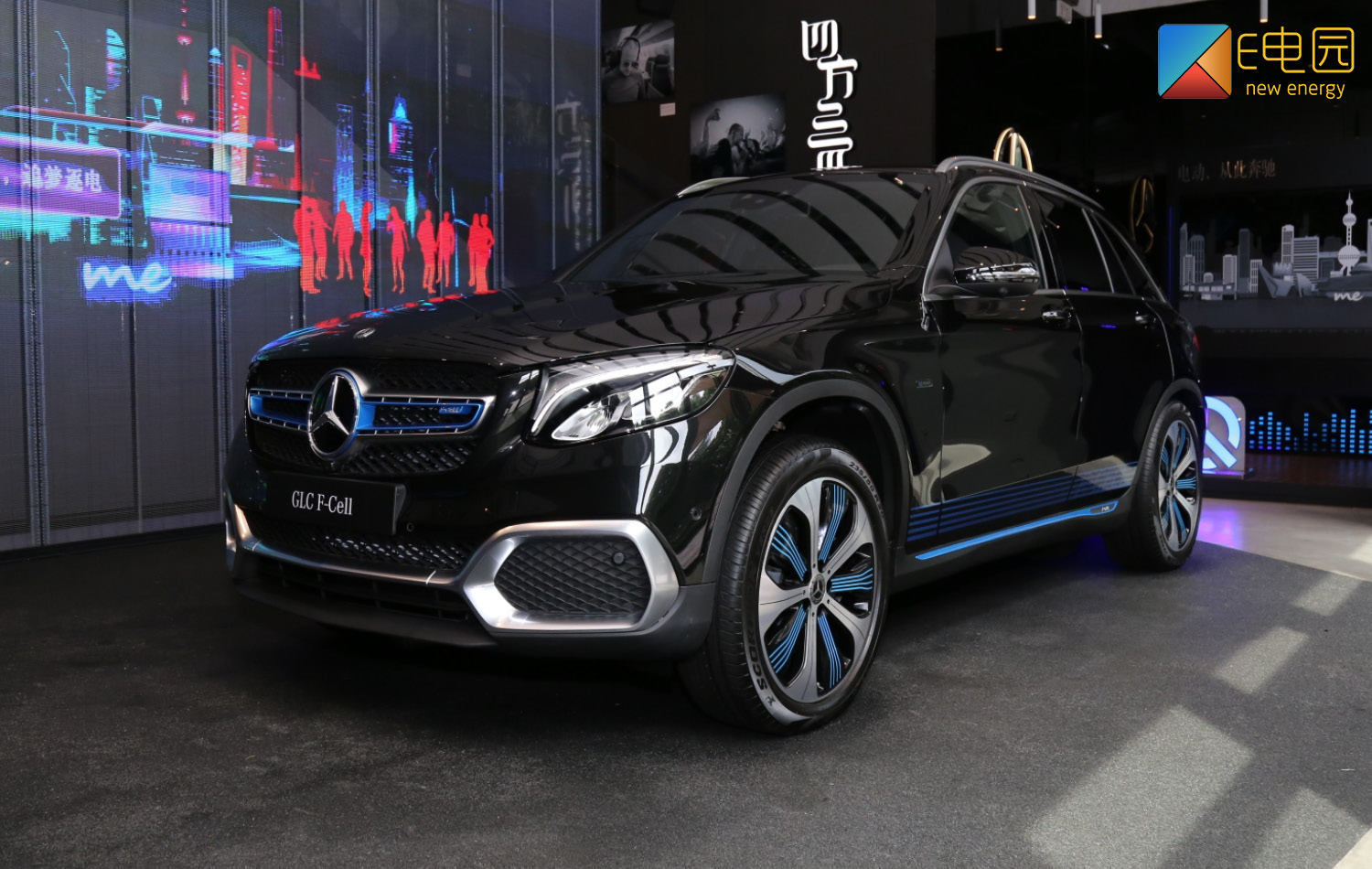 奔驰glcfcell燃料电池车国内首发搭载氢燃料电池技术