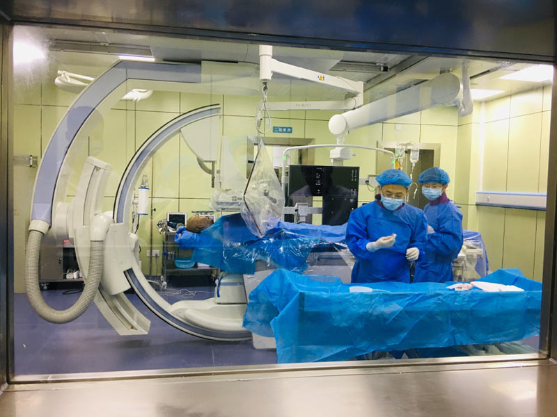 崇州市人民医院介入室正式投入使用并完成首例手术