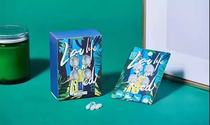 单枚是塑封包装,小小一个,放进包包以备不时之需.