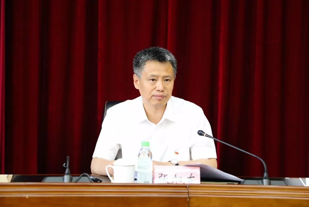 本报10日讯 (记者 付仲伊 关学弢)今天下午,龙江森工集团有限公司"不