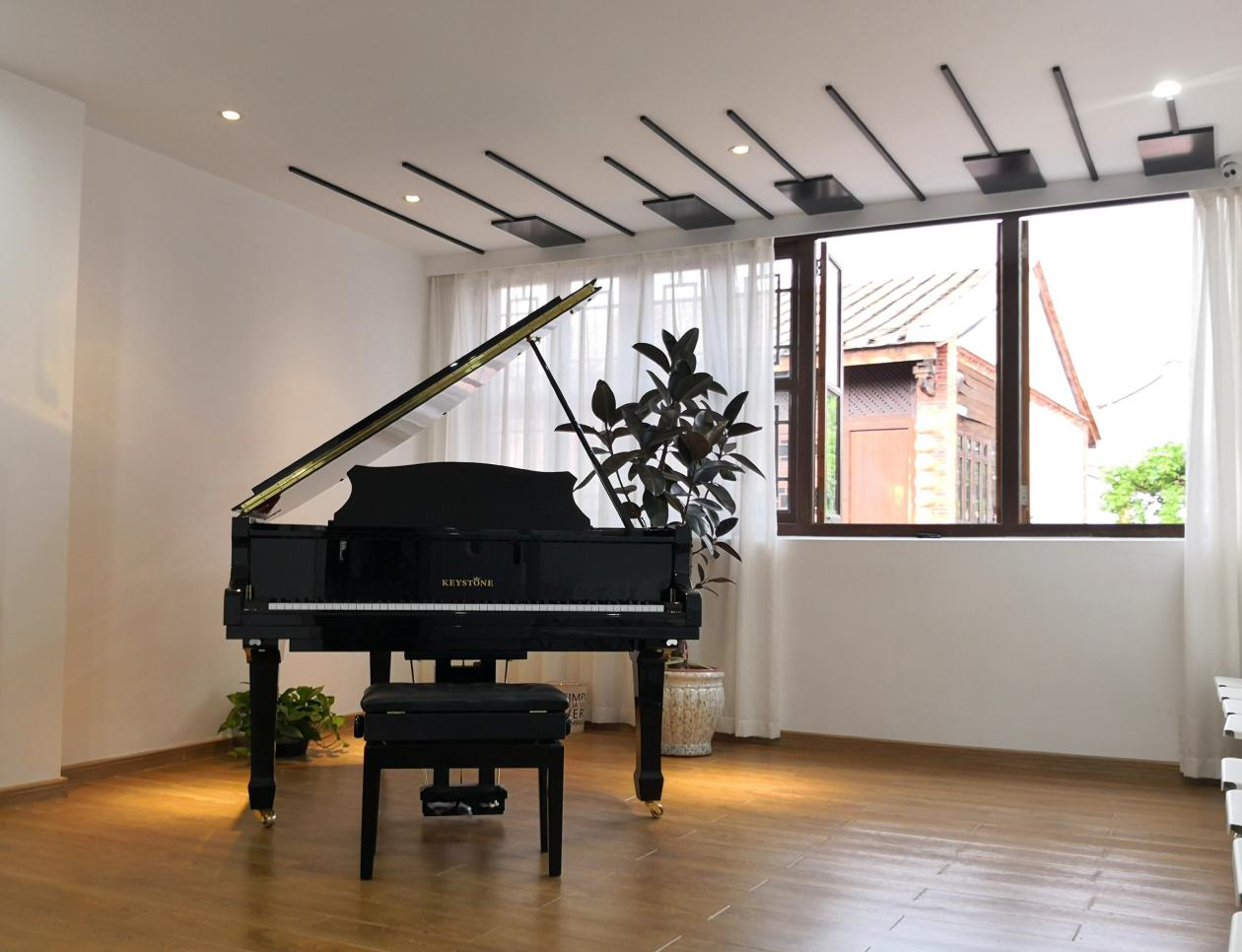 关爱离退休老人凯笙琴艺免费开放全年琴房使用