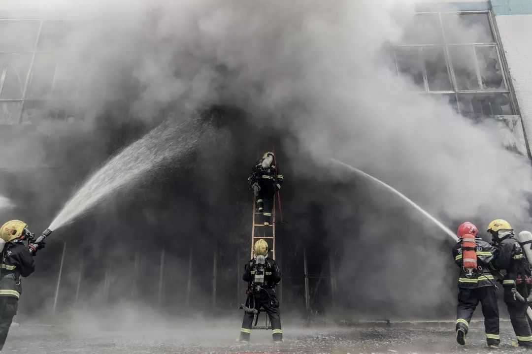 你不知道的消防员逆火英雄的坚实后盾装备技师