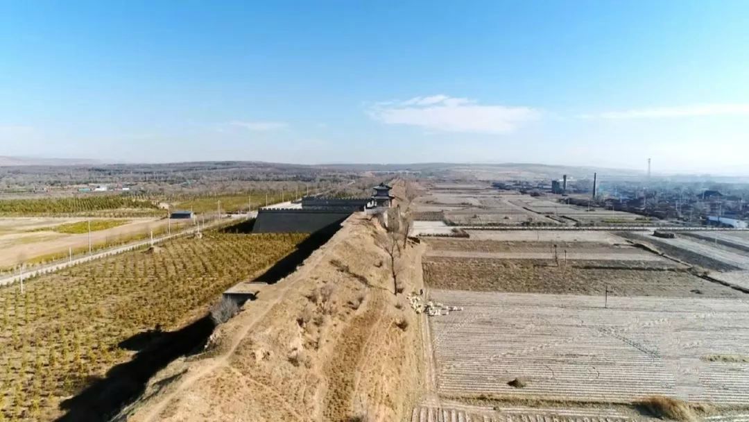 山西省的北大门现为右玉县四大建制镇之一北与内蒙古和林格尔县接壤