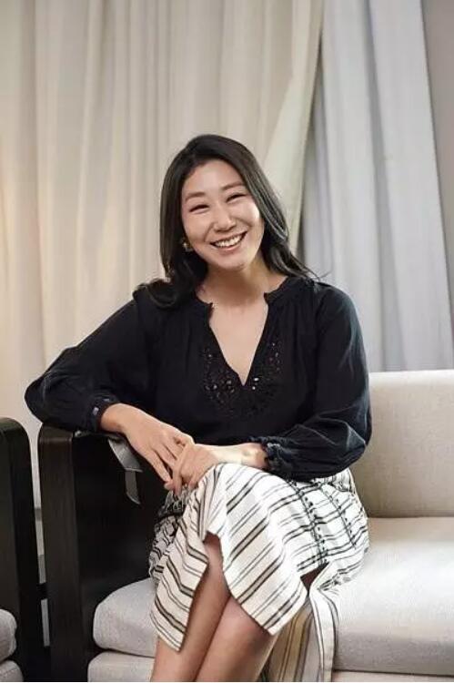 胆子真肥,韩国的电影人又把"91秦先生"这样的题材拍成了电影!_罗美兰