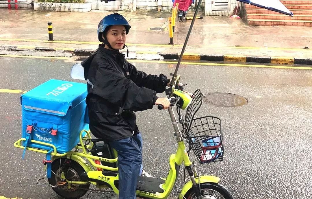 32岁二胎单亲妈妈,被家暴被骗财,靠送外卖走出绝境_曾银霞